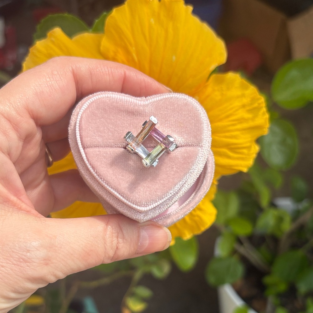 Chic Silver And Purple Gemstone Ring - image 1